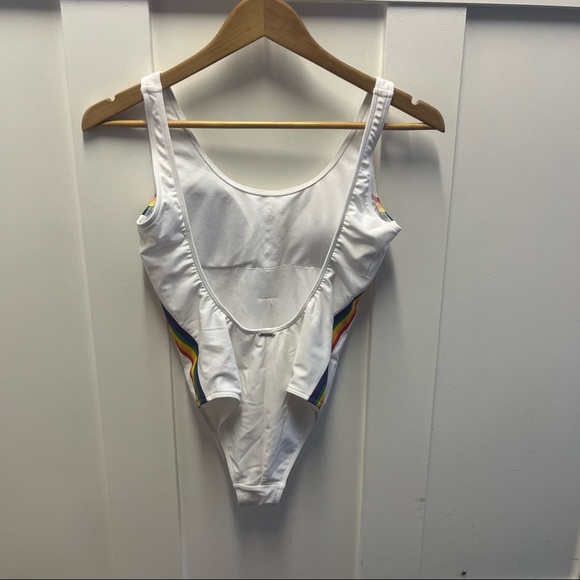 ⬇️$28 Abercrombie and Fitch white rainbow one piece swim suit size S - Picture 3 of 6
